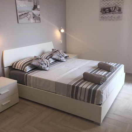 Le Domus Modern Apartments Cagliari Su Forti エクステリア 写真