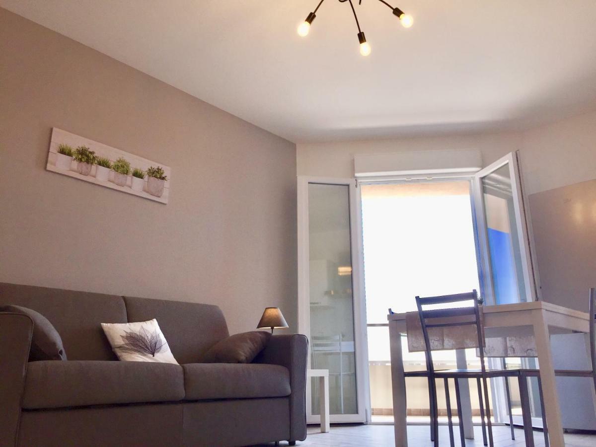Le Domus Modern Apartments Cagliari Su Forti エクステリア 写真