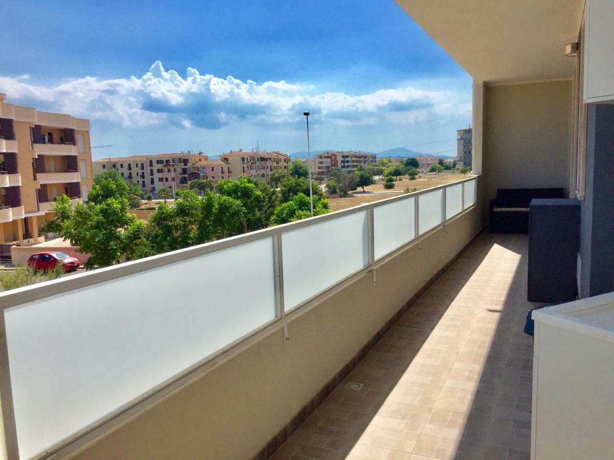 Le Domus Modern Apartments Cagliari Su Forti エクステリア 写真