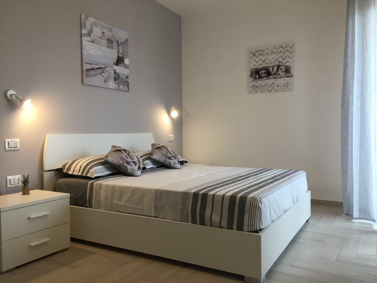 Le Domus Modern Apartments Cagliari Su Forti エクステリア 写真