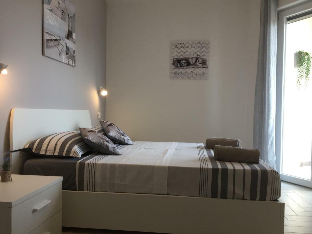 Le Domus Modern Apartments Cagliari Su Forti エクステリア 写真