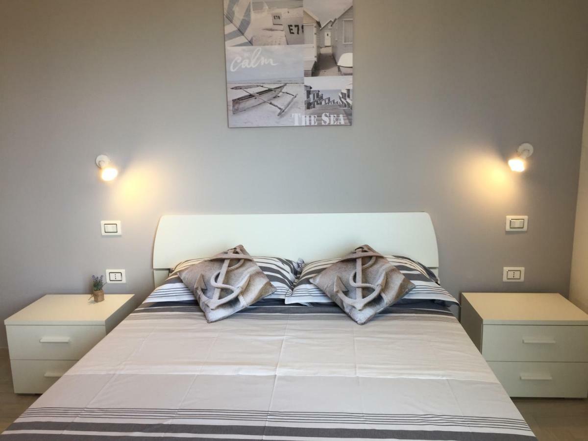 Le Domus Modern Apartments Cagliari Su Forti エクステリア 写真