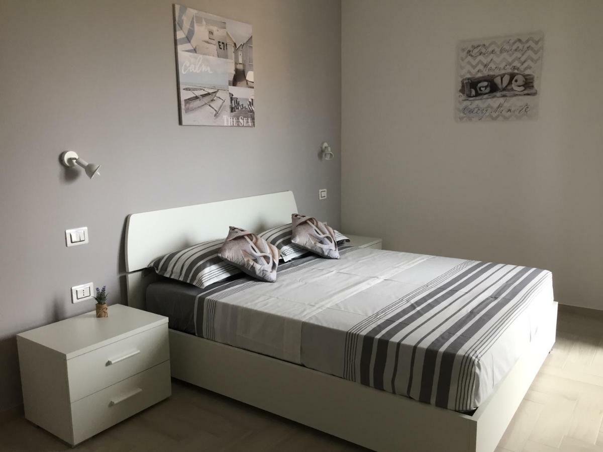 Le Domus Modern Apartments Cagliari Su Forti エクステリア 写真