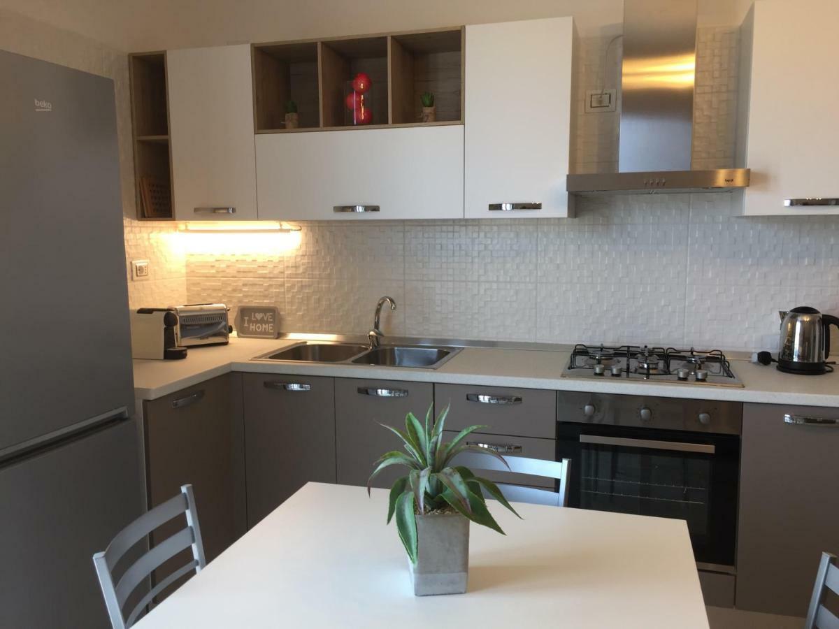 Le Domus Modern Apartments Cagliari Su Forti エクステリア 写真