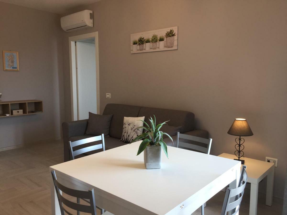 Le Domus Modern Apartments Cagliari Su Forti エクステリア 写真