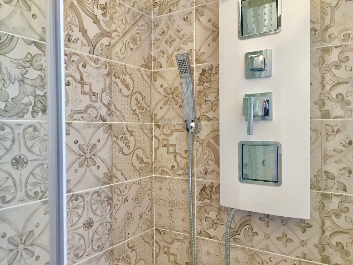 Le Domus Modern Apartments Cagliari Su Forti エクステリア 写真