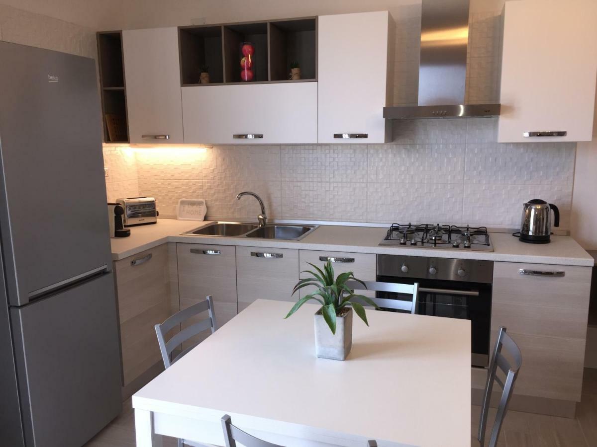 Le Domus Modern Apartments Cagliari Su Forti エクステリア 写真